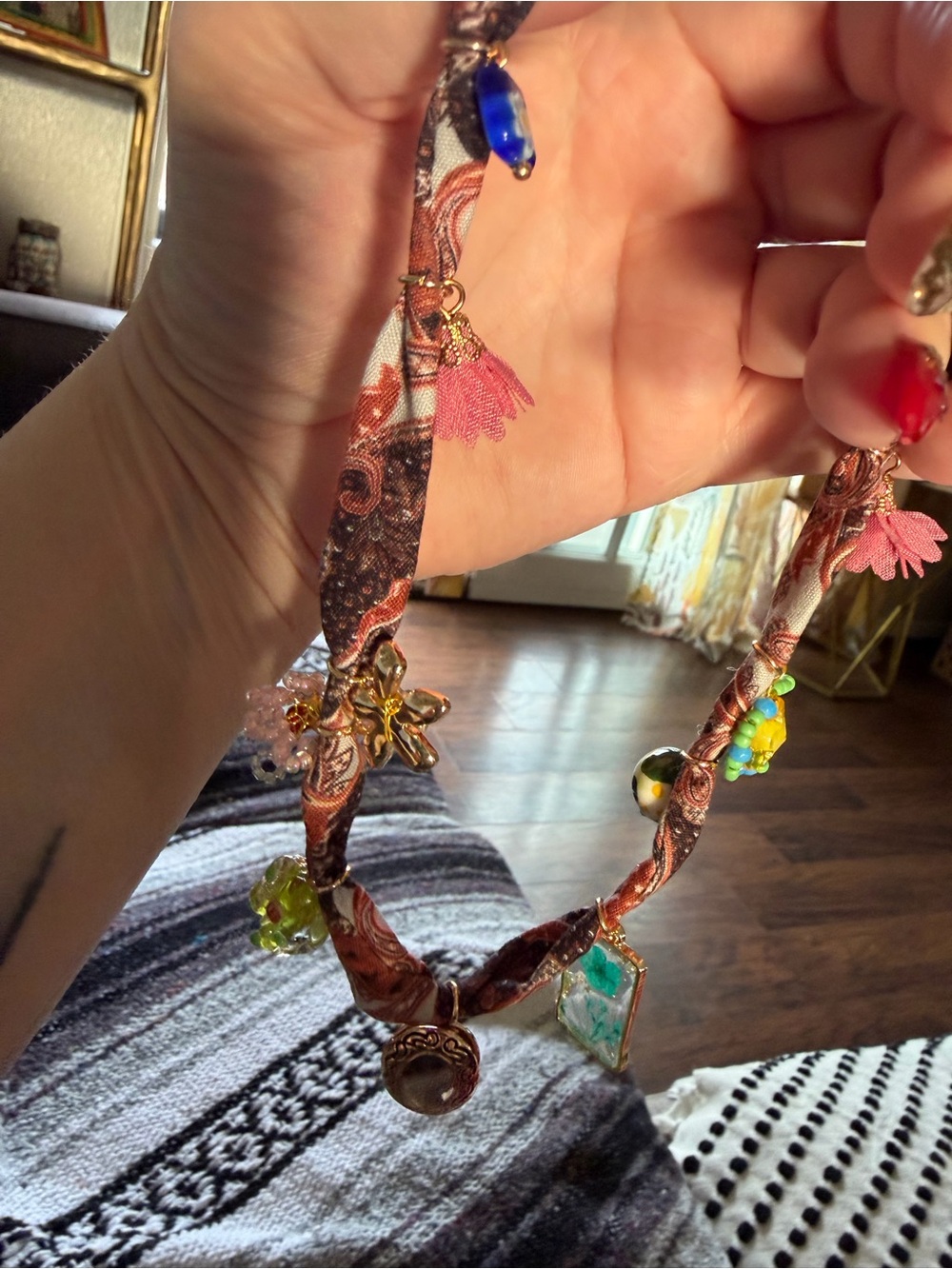 🔘NATURAL LIFE “Happy Threads” Multicolor Floral Charm Necklace with Gold Accents - Picture 7 of 9